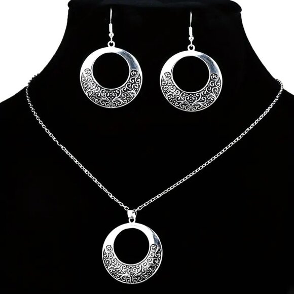 Necklace & Earrings 3pc Filigree Swirls Silver Round Dangle Boho Trendy Stylish - Picture 2 of 3